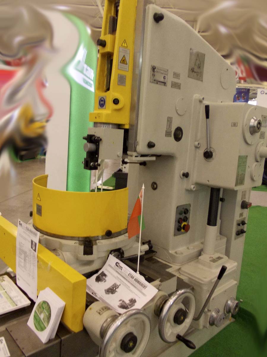 Фото долбежного верстата гд200